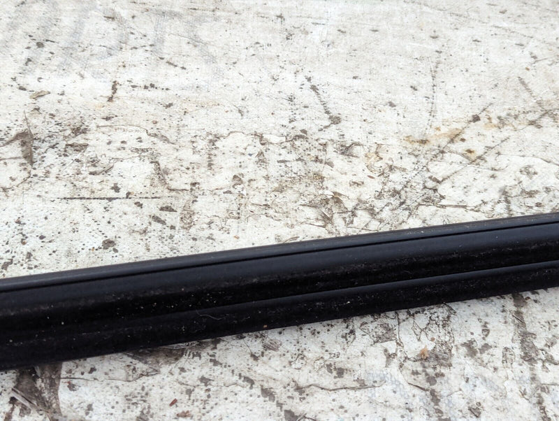SKODA KAROQ NU7 17-21 FRONT LEFT N/S WINDOW INNER SLIDING SEAL 575837471 GENUINE