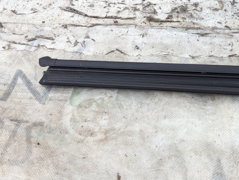 SKODA KAROQ NU7 17-21 REAR LEFT N/S WINDOW INNER SLIDING SEAL 575839471 GENUINE