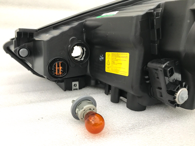 HYUNDAI ix35 SE FACELIFT 2013-16 COMPLETE HEADLIGHT XENON RIGHT SIDE 92102-2SXXX
