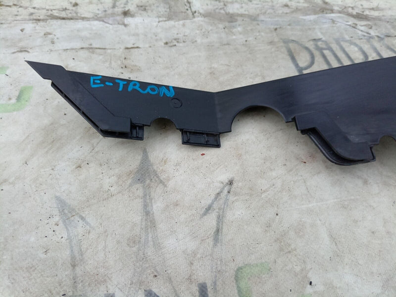 AUDI E-TRON 2018-RIGHT O/S COWL WATER DEFLECTOR CROSS MEMBER BRACKET 4KE805266