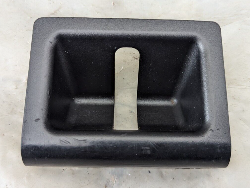 MERCEDES C-CLASS W204 07-11 BOOT LOCK COVER TRIM A2046900325 GENUINE