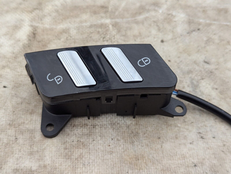 MERCEDES S CLASS W221 06-13 FRONT RIGHT O/S DOOR LOCK SWITCH A2218213151 GENUINE