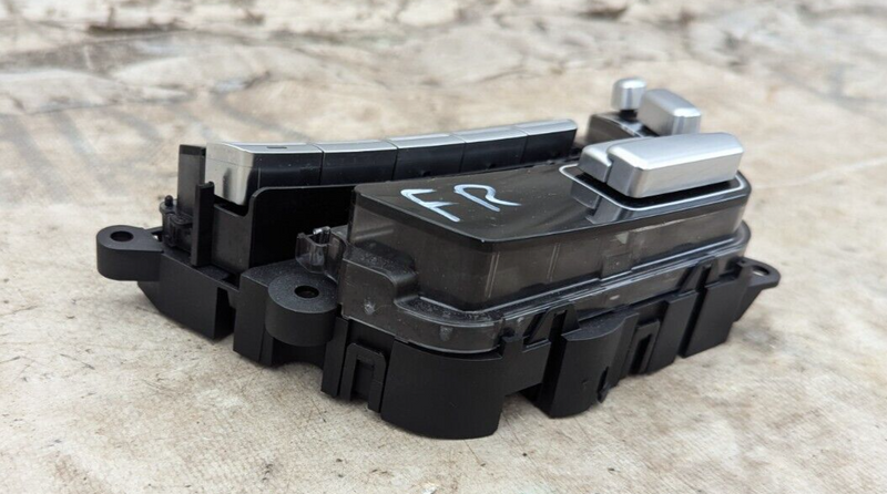 MERCEDES S-CLASS W221 06-13 FRONT DRIVER SEAT CONTROL SWITCH UNIT A2218701979