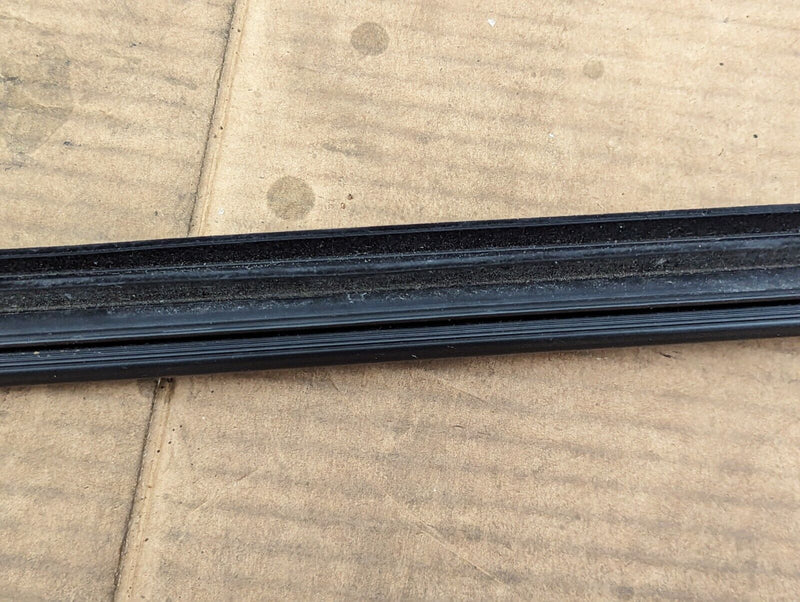 VW GOLF MK7 2012-2020 FRONT RIGHT O/S IN DOOR WINDOW MOLDING TRIM 5G4837479
