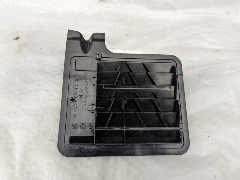 MERCEDES S-CLASS W221 06-13 REAR LEFT N/S BODY VENTILATION GRILLE A2218310136