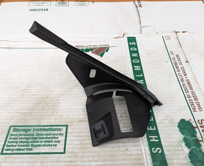 BMW 3 SERIES F30 2011-2019 REAR RIGHT O/S SEAT BELT TRIM COVER 7256114 GENUINE