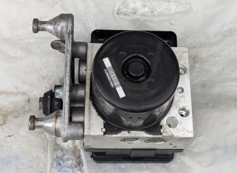 MERCEDES-BENZ C-CLASS W204 07-11 ABS PUMP CONTROL MODULE UNIT A2049012500