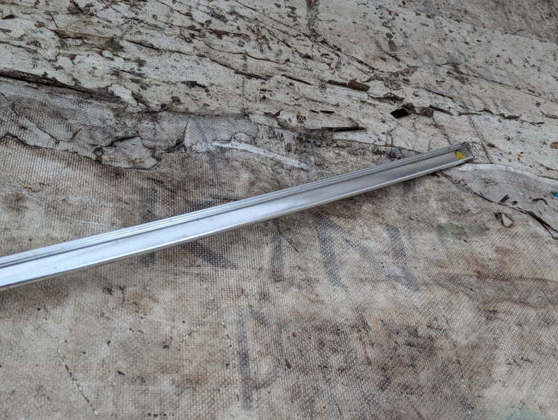 SKODA KAROQ NU7 17-21 FRONT RIGHT O/S EXTERIOR TOP CHROME TRIM STRIP 575837643