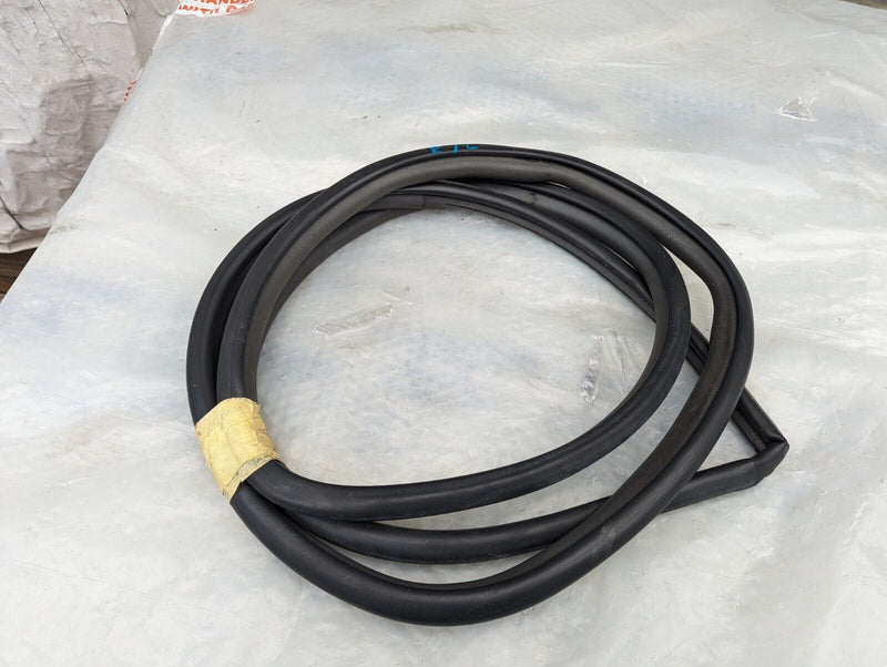 RANGE ROVER EVOQUE L538 2011-2015 REAR LEFT N/S DOOR RUBBER SEAL GENUINE