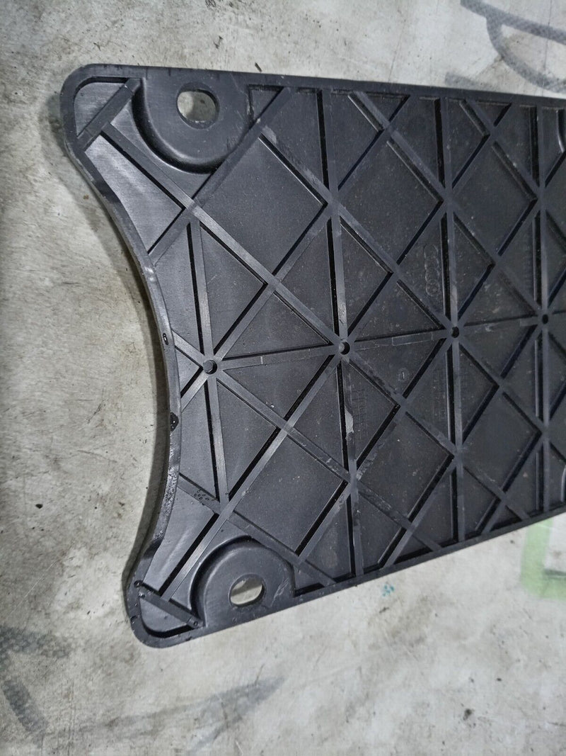 AUDI E-TRON 2018-ON CABLE RETAINER COVER 4KE863968 GENUINE