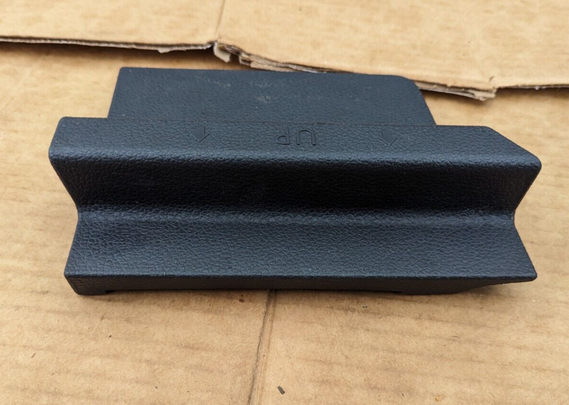 VW GOLF MK7 2012-2020 LEFT N/S BOOT INTERIOR TRIM SUPPORT 5G6867461 GENUINE