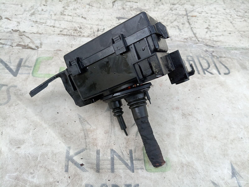 AUDI E-TRON 2018-ON FUSE BOX WITH LID 4KE937124 GENUINE