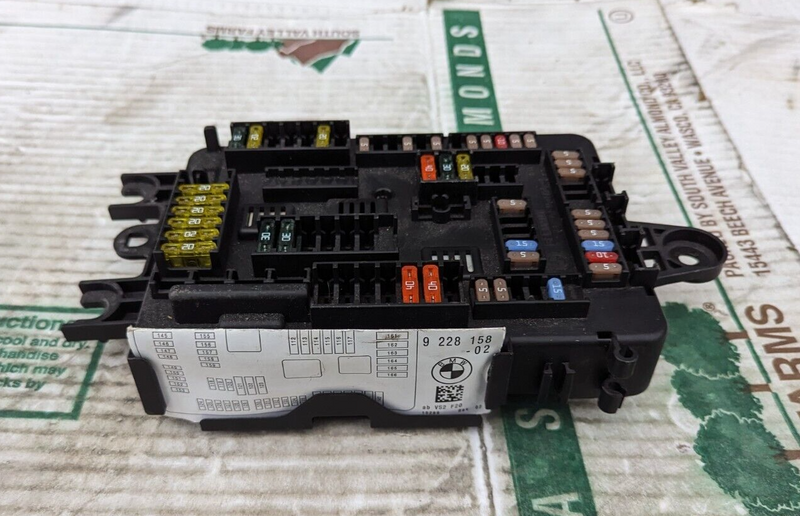 BMW 3 SERIES F30 2011-2019 POWER DISTRIBUTION FUSE BOX MODULE 926111103 GENUINE