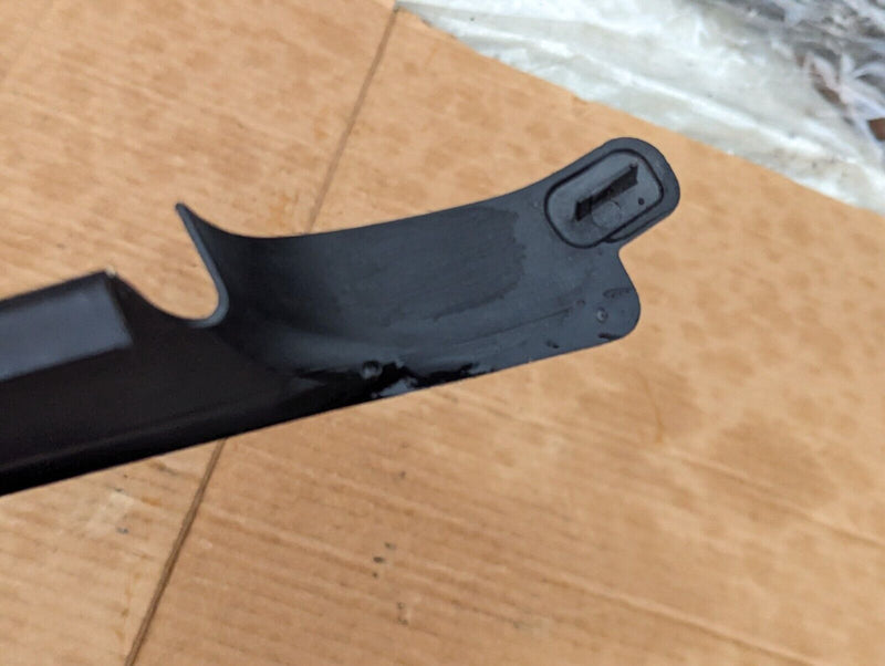 BMW X1 E84 09-15 ANTI TRAP DOOR WINDOW FRAME TRIM  REAR LEF N/S DOOR 2990623