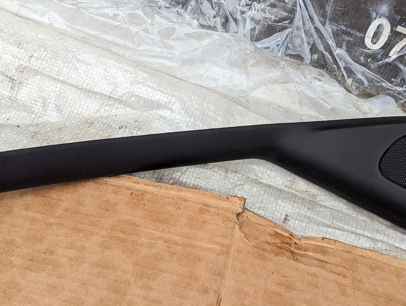 BMW X1 E84 09-15 FRONT LEFT N/S DOOR WINDOW FRAME COVER GENUINE 2990589