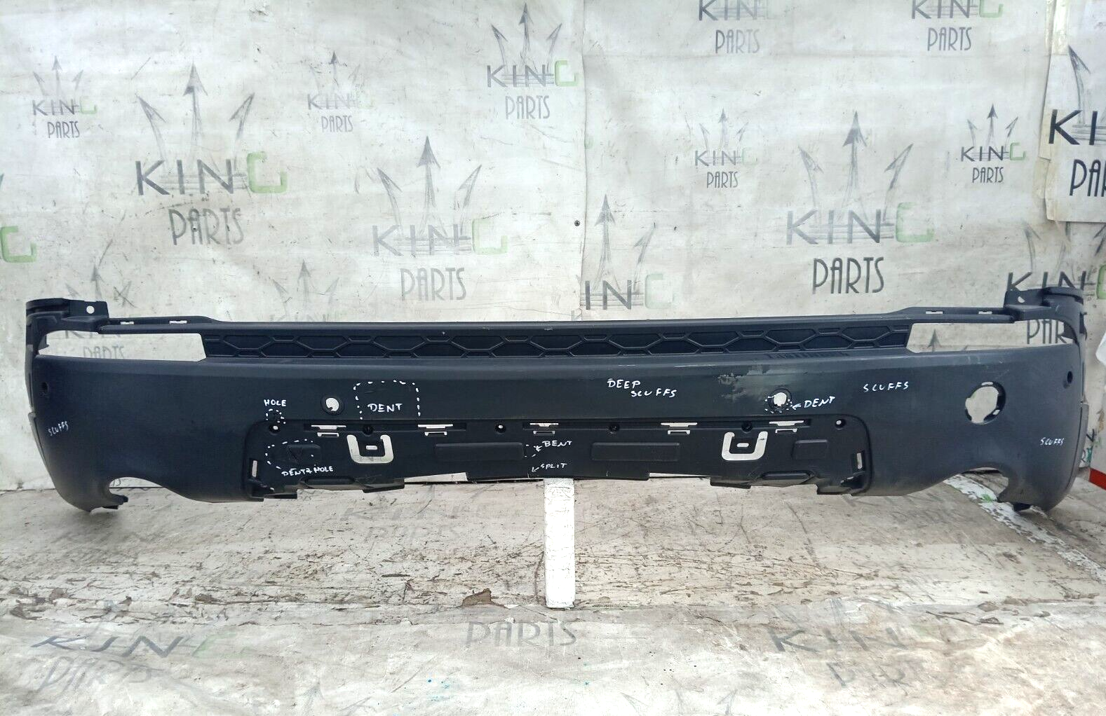 RANGE ROVER DISCOVERY SPORT SE L550 2014-17 LOWER REAR BUMPER PDC GENU