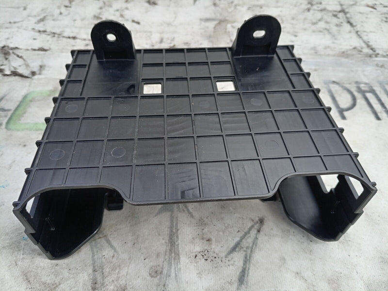 AUDI E-TRON 2018-ON RADIO CONTROLLER MOUNT HOLDER 4KE907462 GENUINE