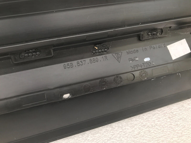 PORSCHE MACAN S T GTS LEFT SIDE FRONT DOOR PANEL LOWER TRIM MOULDING 95B837889