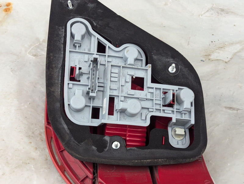 MERCEDES-BENZ C-CLASS W204 2007-2014 REAR LEFT N/S TAILLIGHT A2048202964 GENUINE