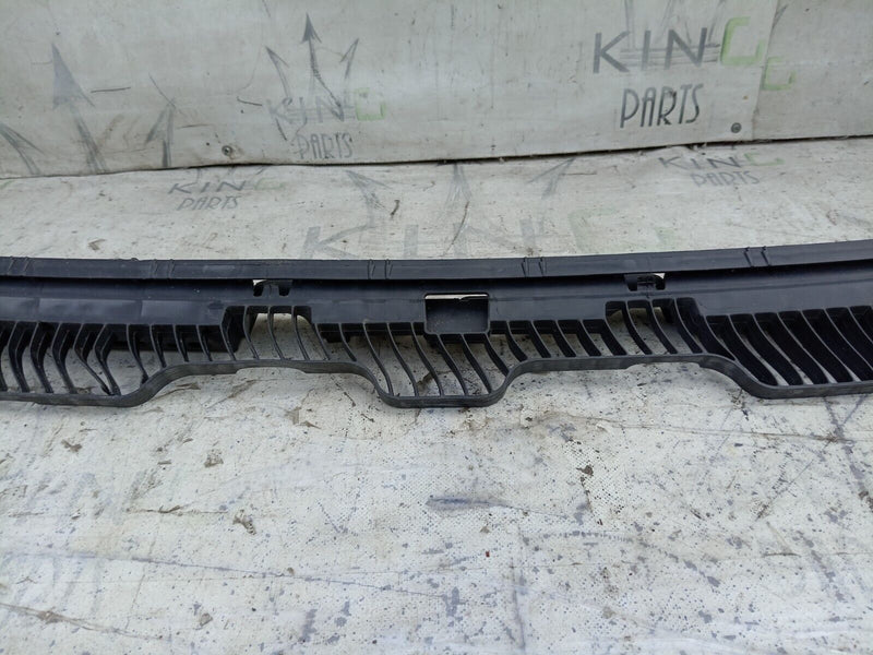 VW GOLF 2012-2019 MK7 5G REAR BUMPER SUPPORT CENTRE BRACKET 5G6807863C