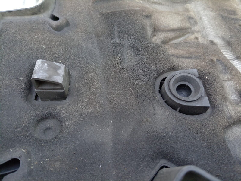 BMW X1 E84 09-15 2.0 DIESEL GENUINE ENGINE COVER