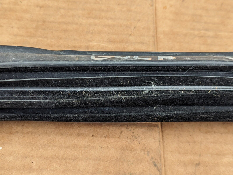 VW GOLF MK7 2012-2020 FRONT RIGHT O/S DOOR WINDOW GUIDE SEAL GASKET 5G4837432K