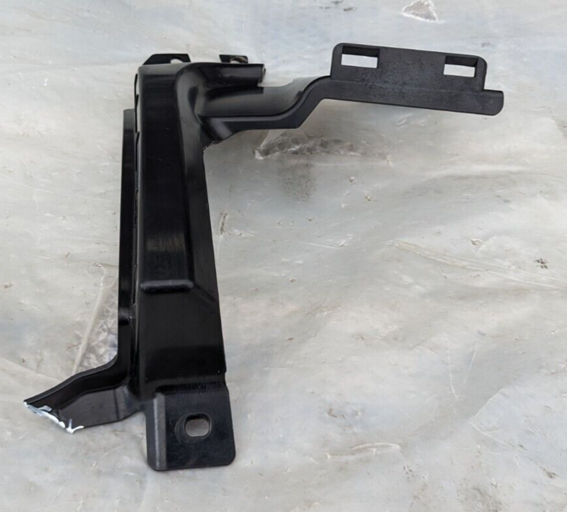 RANGE ROVER EVOQUE L538 REAR RIGHT O/S TAILLIGHT SUPPORT BRACKET BJ32-17E800-A