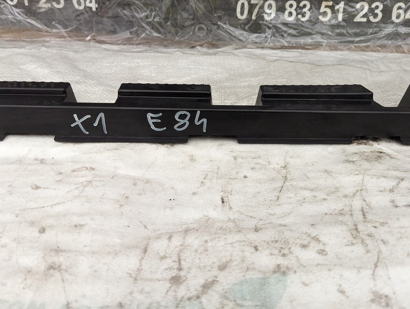 BMW X1 E84 09-15 LEFT SIDE STRIP SKIRT MOUNTING BRACKET GENUINE 2991497