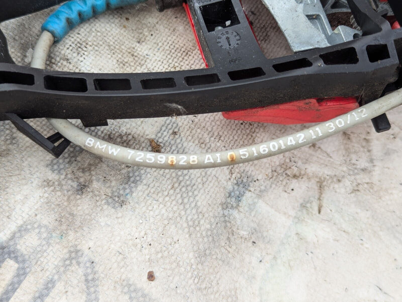 BMW 3 SERIES F30 11-19 FRON RIGHT O/S DOOR HANDLE CARRIER W/DOOR LOCK MECHANISM