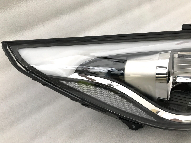 HYUNDAI ix35 SE FACELIFT 2013-16 COMPLETE HEADLIGHT XENON RIGHT SIDE 92102-2SXXX