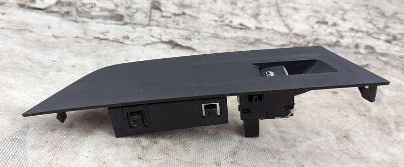 SKODA KAROQ NU7 17-21 REAR RIGHT O/S DOOR WINDOW SWITCH TRIM 5G0959855L GENUINE
