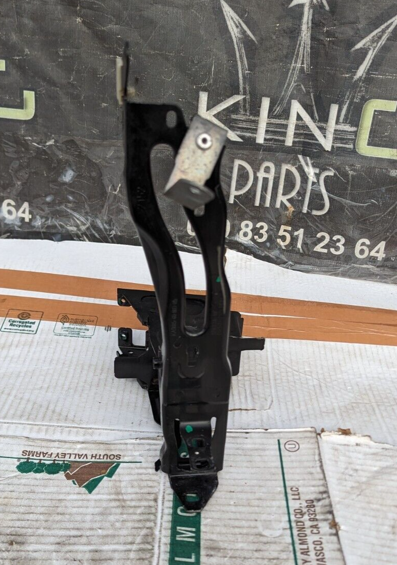 BMW 3 SERIES F30 2011-2019 RIGHT O/S HEADLIGHT SUPPORT BRACKET 7308803 GENUINE