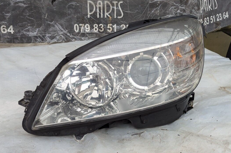 MERCEDES-BENZ C-CLASS W204 07-11 FRONT LEFT N/S HEADLIGHT HEADLAMP A2048208561