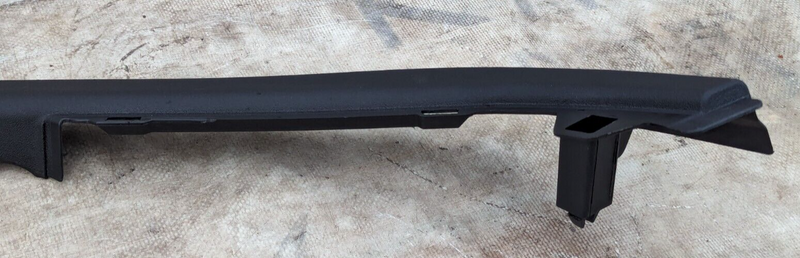 MERCEDES S-CLASS W221 06-13 FRONT LEFT N/S DOOR WINDOW OUTER FRAME A2217250171
