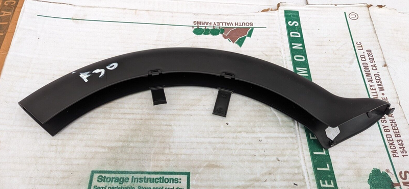 BMW 3 SERIES F30 2011-2019 RIGHT O/S BOOTLID HINGE COVER TRIM PANEL 7255696