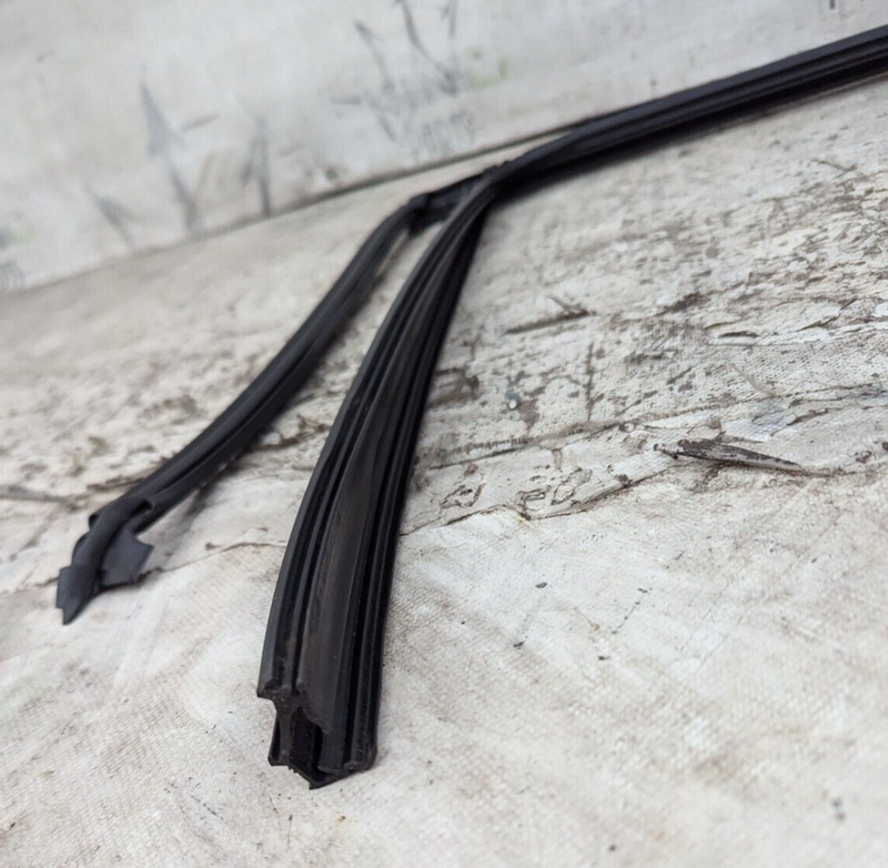 BMW 3 SERIES F30 11-19 REAR RIGHT O/S DOOR WINDOW GUIDE SEAL GASKET 177447-11-TR