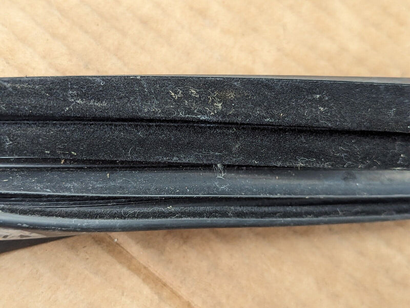 VW GOLF MK7 2012-2020 FRONT RIGHT O/S DOOR WINDOW GUIDE SEAL GASKET 5G4837432K