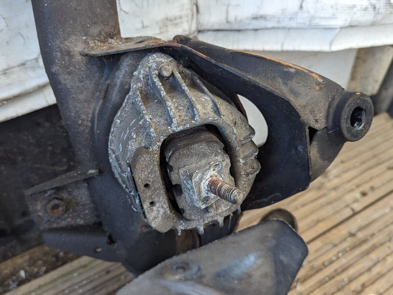 BMW X1 E84 09-15 2.0L COMPLETE FRONT SUBFRAME  WITH ENGINE MOUNTS 6787017