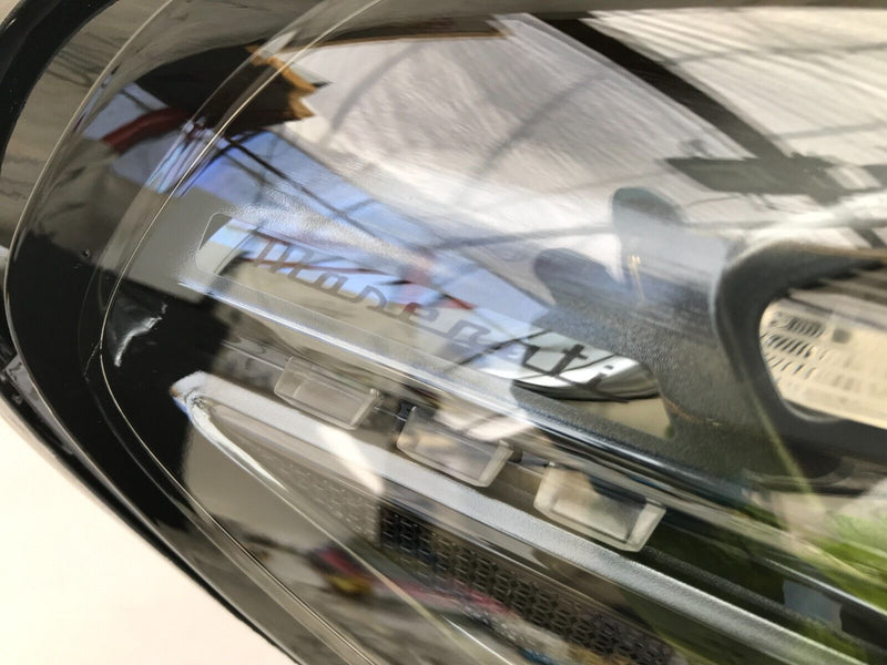 MASERATI GRECALE M182 **NEW GENUINE FRONT HEADLIGHT LAMP RIGHT SIDE IT51360748