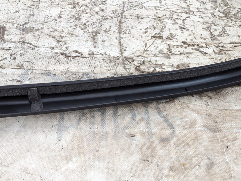 MERCEDES S-CLASS W221 06-13 FRONT RIGHT O/S DOOR WINDOW OUTER FRAME A2217250271