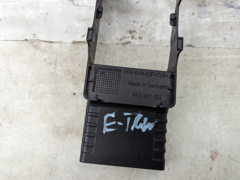 AUDI E-TRON 2018-ON REAR LEFT N/S BLIND SPOT RADAR SENSOR BRACKET 4KE907693