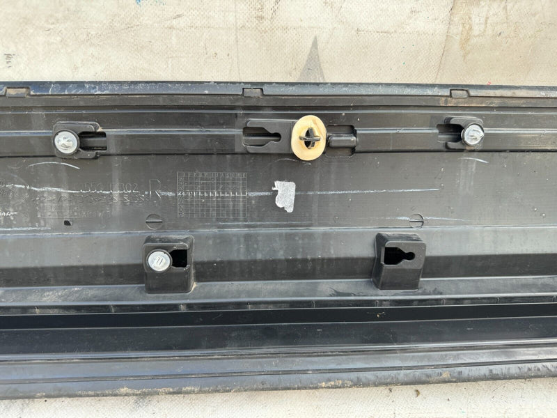 RANGE ROVER EVOQUE L551 2019-ON RIGHT SIDE FRONT DOOR PANEL TRIM MOULDING