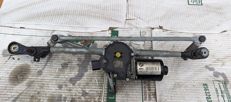 BMW 3 SERIES F30 2011-2019 FRONT WIPER MOTOR AND LINKAGE 7267504 GENUINE