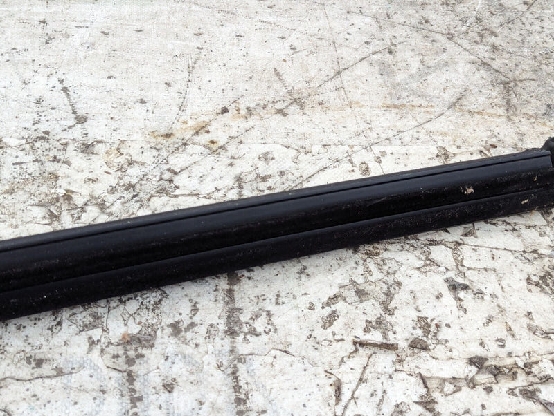 SKODA KAROQ NU7 17-21 FRONT LEFT N/S WINDOW INNER SLIDING SEAL 575837471 GENUINE