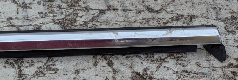 SKODA KAROQ NU7 17-21 FRONT LEFT N/S DOOR WINDOW TOP MOLDING STRIP TRIM GENUINE