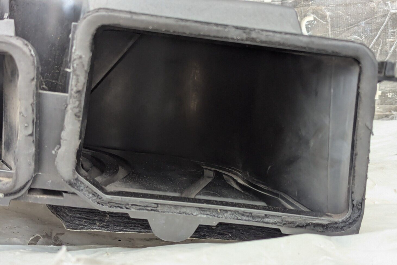 MERCEDES-BENZ C-CLASS W204 07-11 CABIN AIR FILTER HOUSING BOX A2048303403