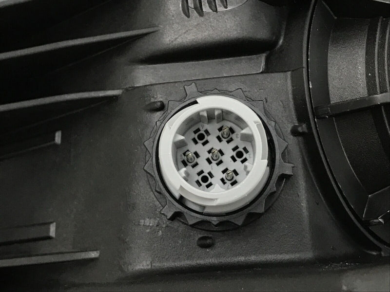 MAN TGM TGS TGL 2005-13 **RHT RIGHT SIDE HEADLIGHT HEAD LAMP GENUINE 81251016581