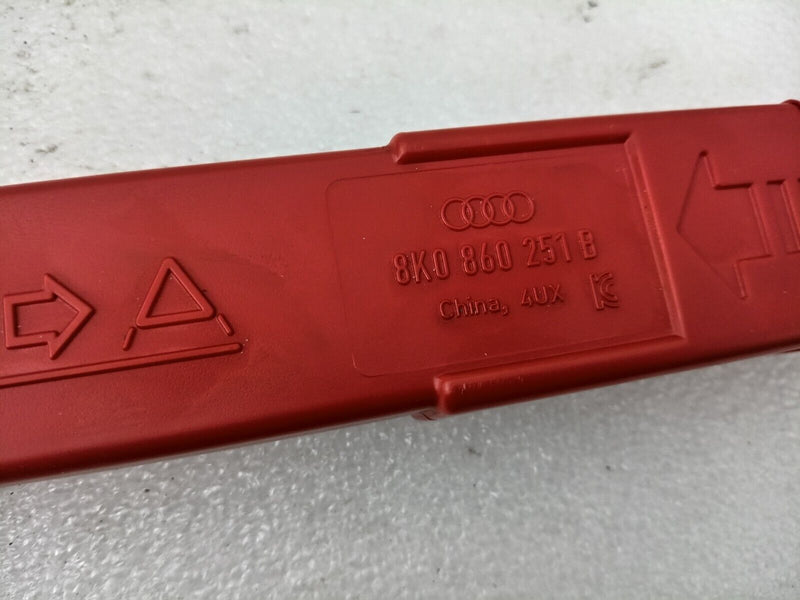 AUDI E-TRON 2018-ON ROADSIDE EMERGENCY HAZARD WARNING TRIANGLE 8K0860251B