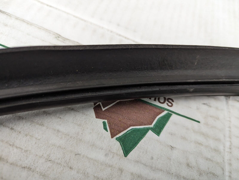 BMW 3 SERIES F30 2011-2019 FRONT ENGINE HOOD BONNET RUBBER SEAL STRIP 7255802