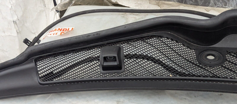 MERCEDES-BENZ C-CLASS W204 07-11 WINDSCREEN WIPER SCUTTLE PANEL TRIM A2048301813